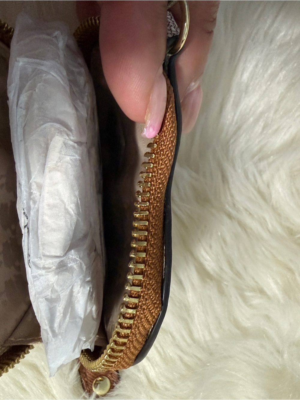 ‼️SOLD ‼️Karl Lagerfeld Beige & Brown Heart Monogram Key Coin Pouch - Picture 5 of 5